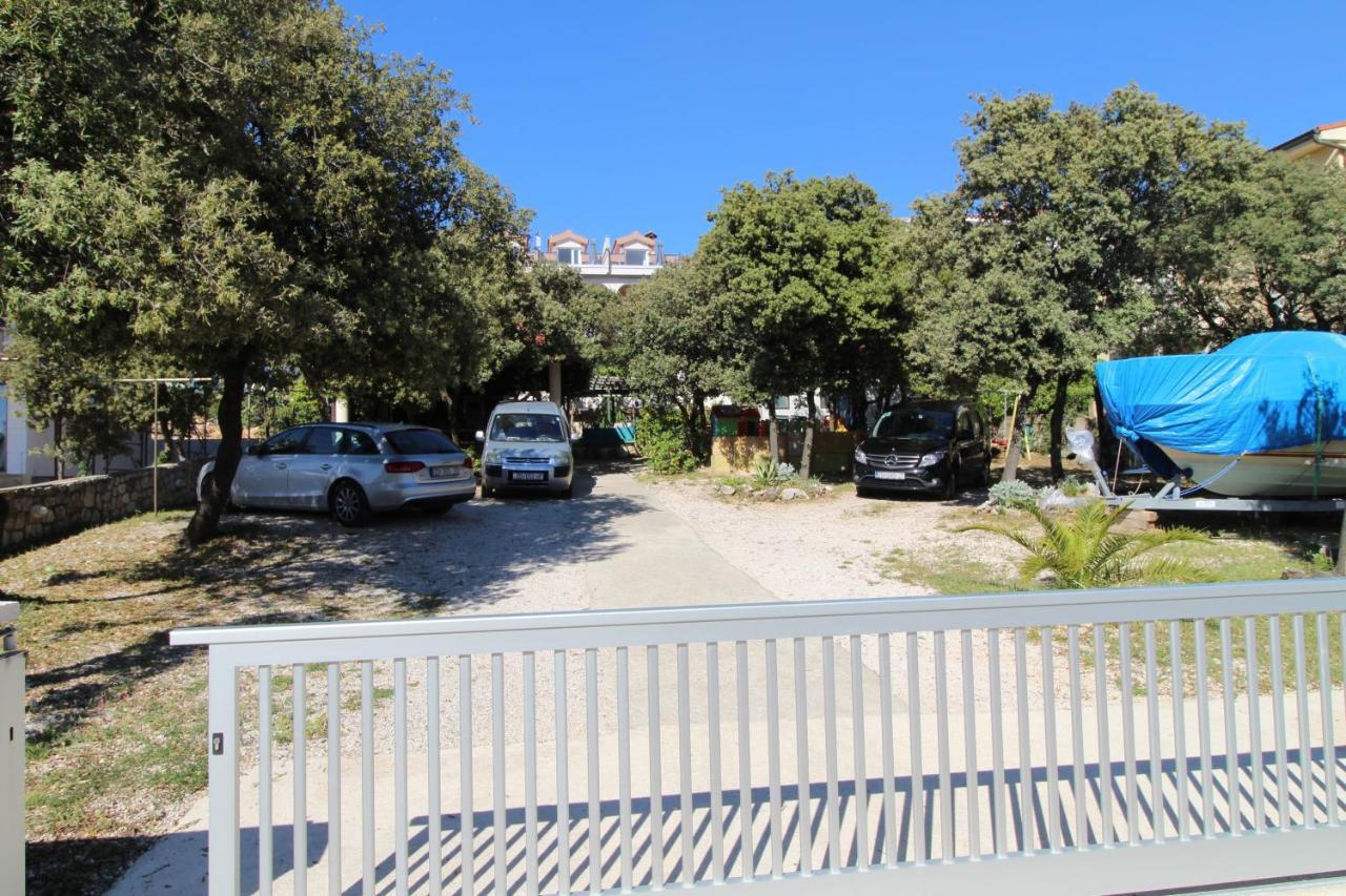 Apartments And Rooms With Parking Space Mandre, Pag - 6309 Kolan Eksteriør bilde