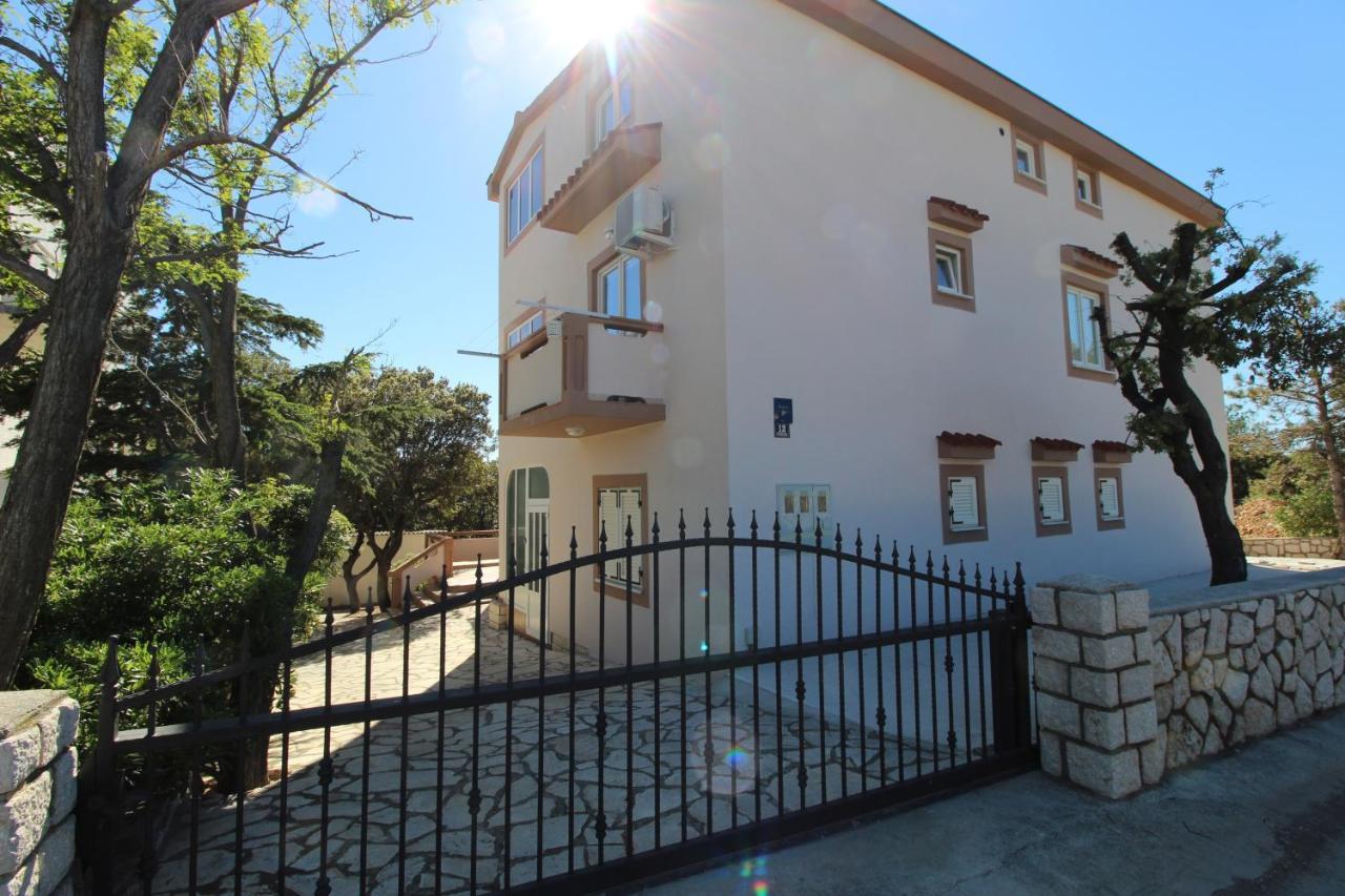 Apartments And Rooms With Parking Space Mandre, Pag - 6309 Kolan Eksteriør bilde