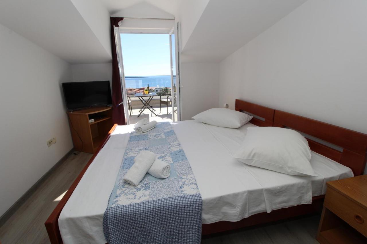 Apartments And Rooms With Parking Space Mandre, Pag - 6309 Kolan Eksteriør bilde
