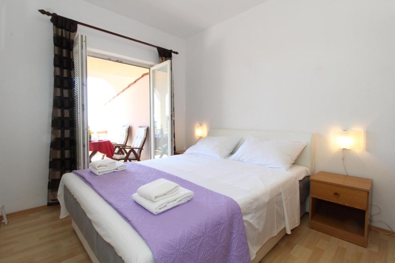 Apartments And Rooms With Parking Space Mandre, Pag - 6309 Kolan Eksteriør bilde