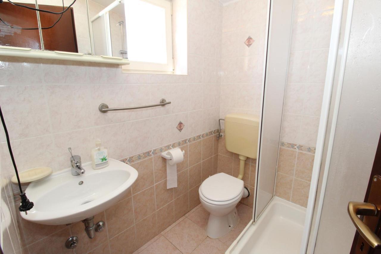 Apartments And Rooms With Parking Space Mandre, Pag - 6309 Kolan Eksteriør bilde