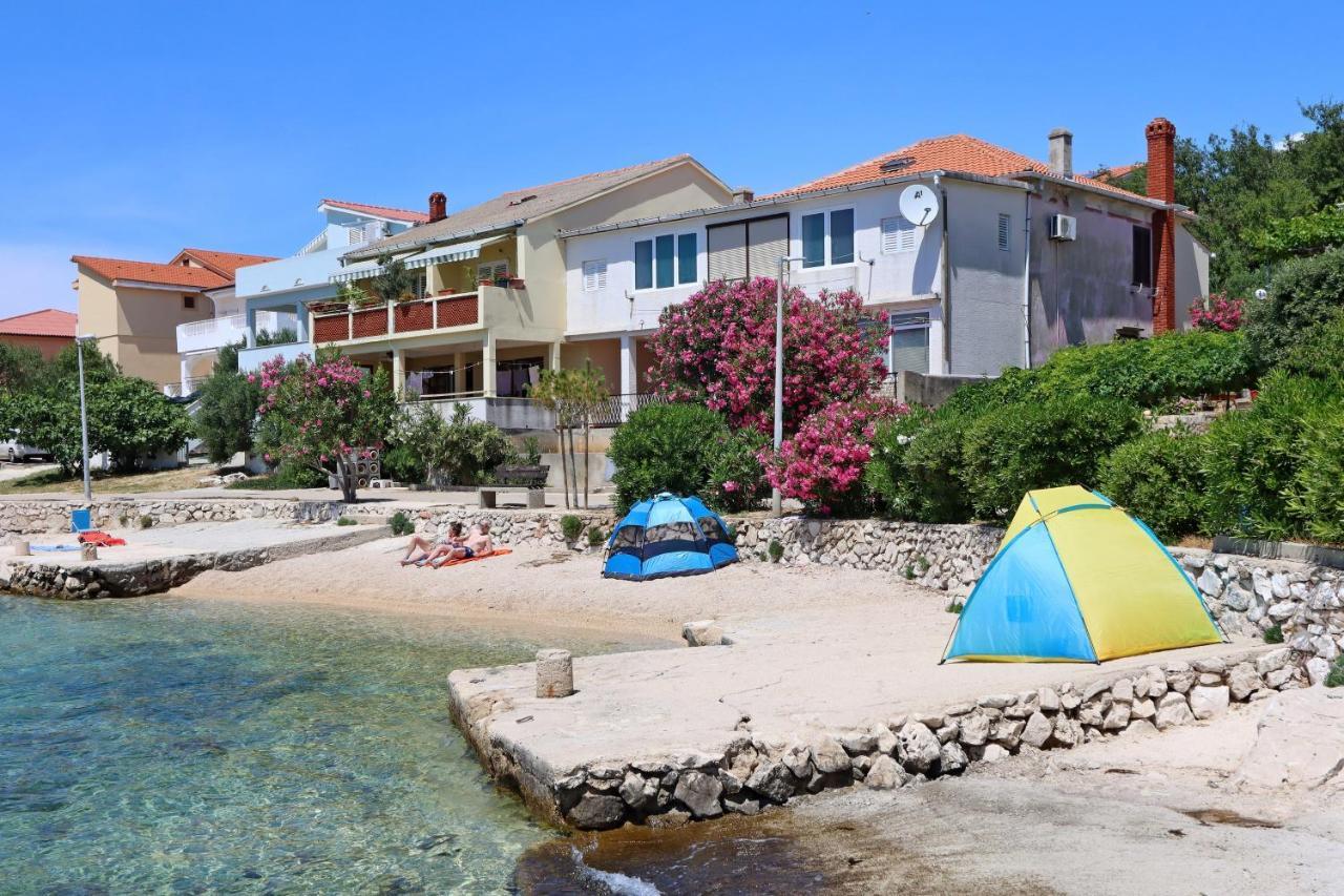 Apartments And Rooms With Parking Space Mandre, Pag - 6309 Kolan Eksteriør bilde